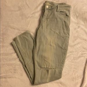 ‼️LAST CHANCE ‼️bleached distressed skinny jeans